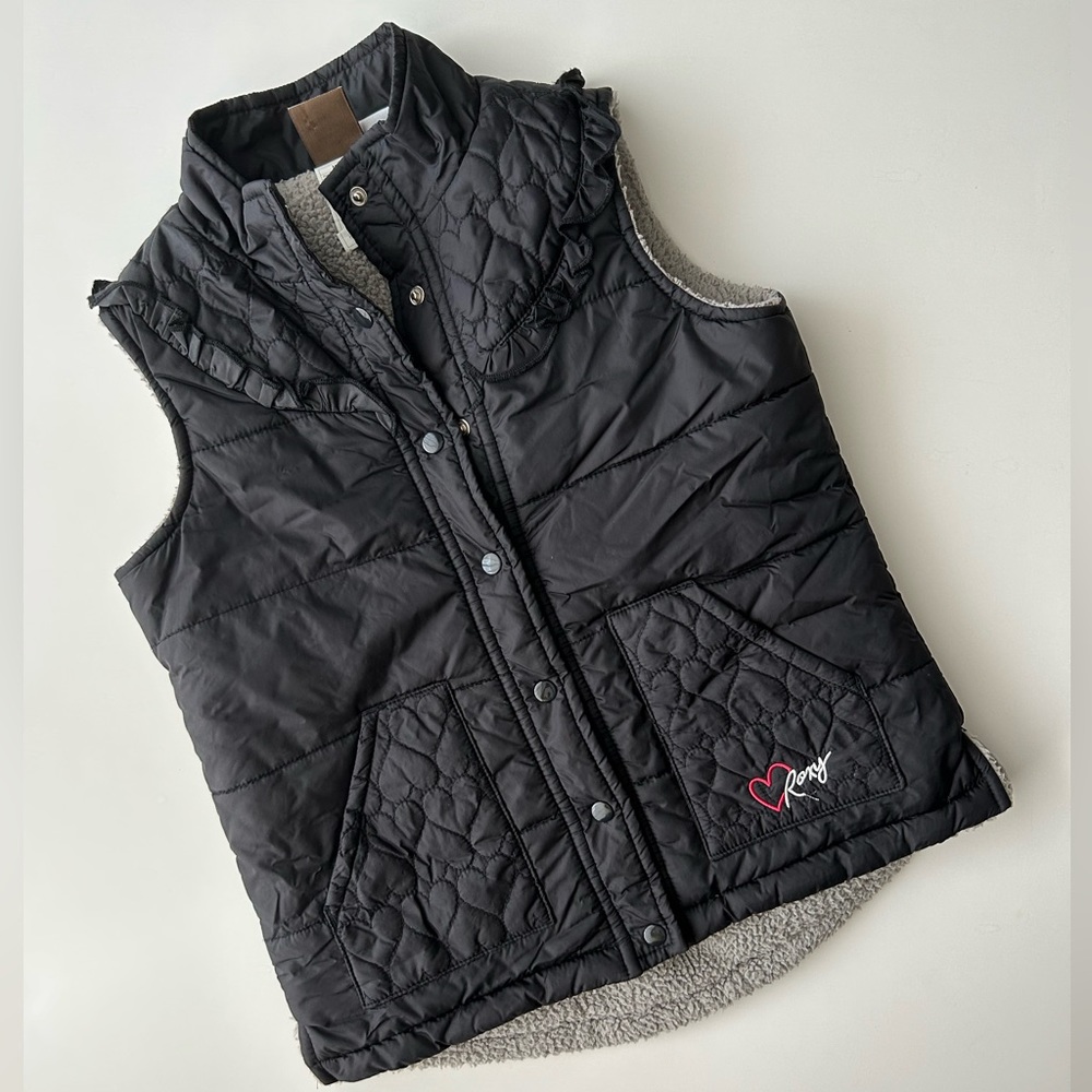 Roxy Black Vest w/ Grey Sherpa Lining